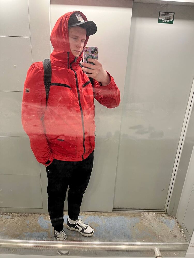  42983331  , 26 ,    
