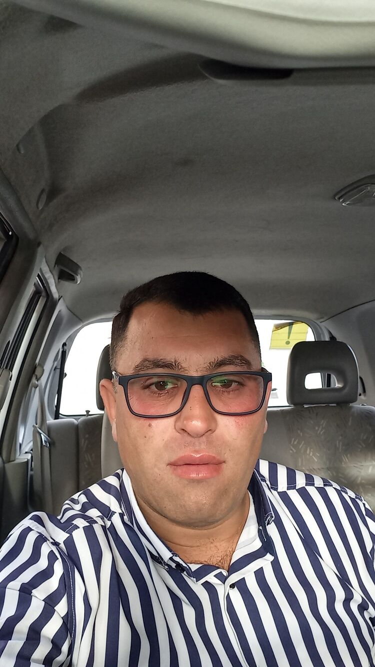  28079611  Mexman, 46 ,    