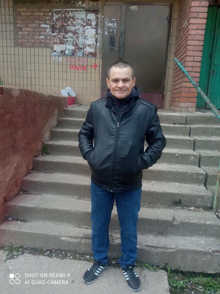  33867481  Alexander, 52 ,    