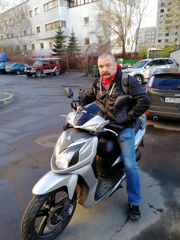  ,   Vladislav, 48 ,  