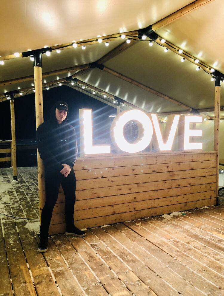  31473471  Maxim, 31 ,    