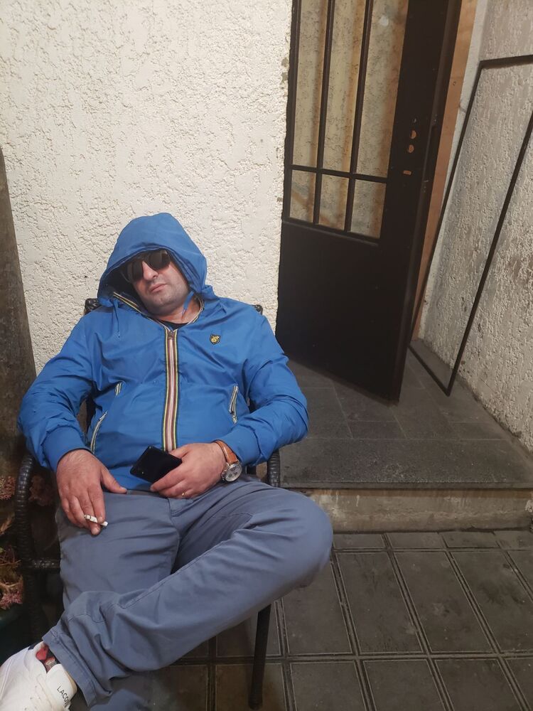  29388561  Zau, 42 ,    