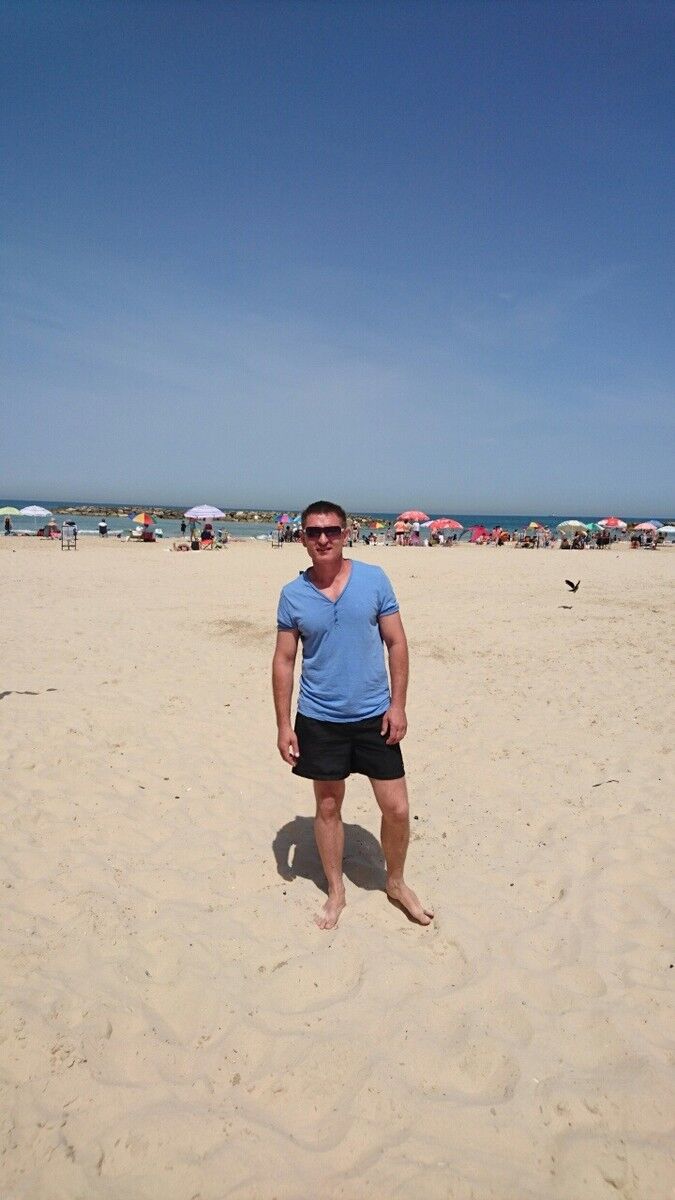  ,   Alex, 46 ,   
