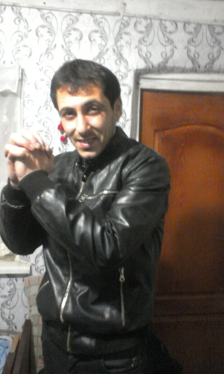  6888351  Arayik, 37 ,    
