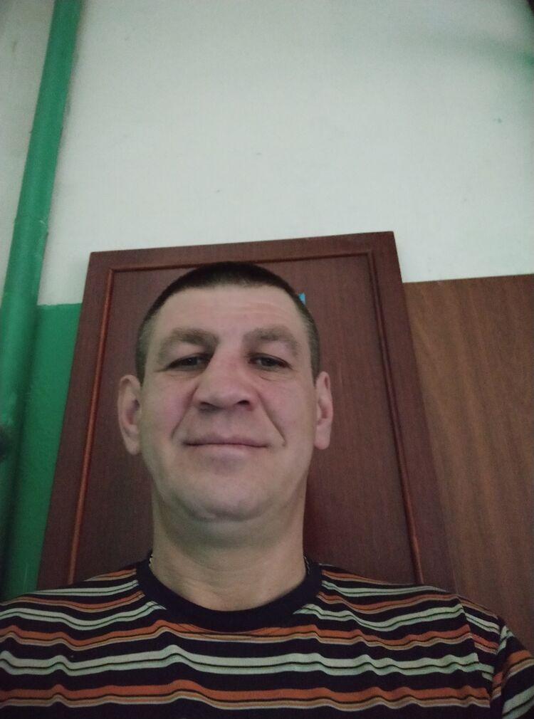  38059391  Aliks, 50 ,    