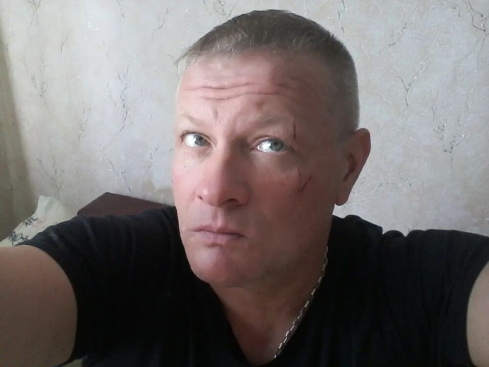  46038431  Konstantin, 54 ,    