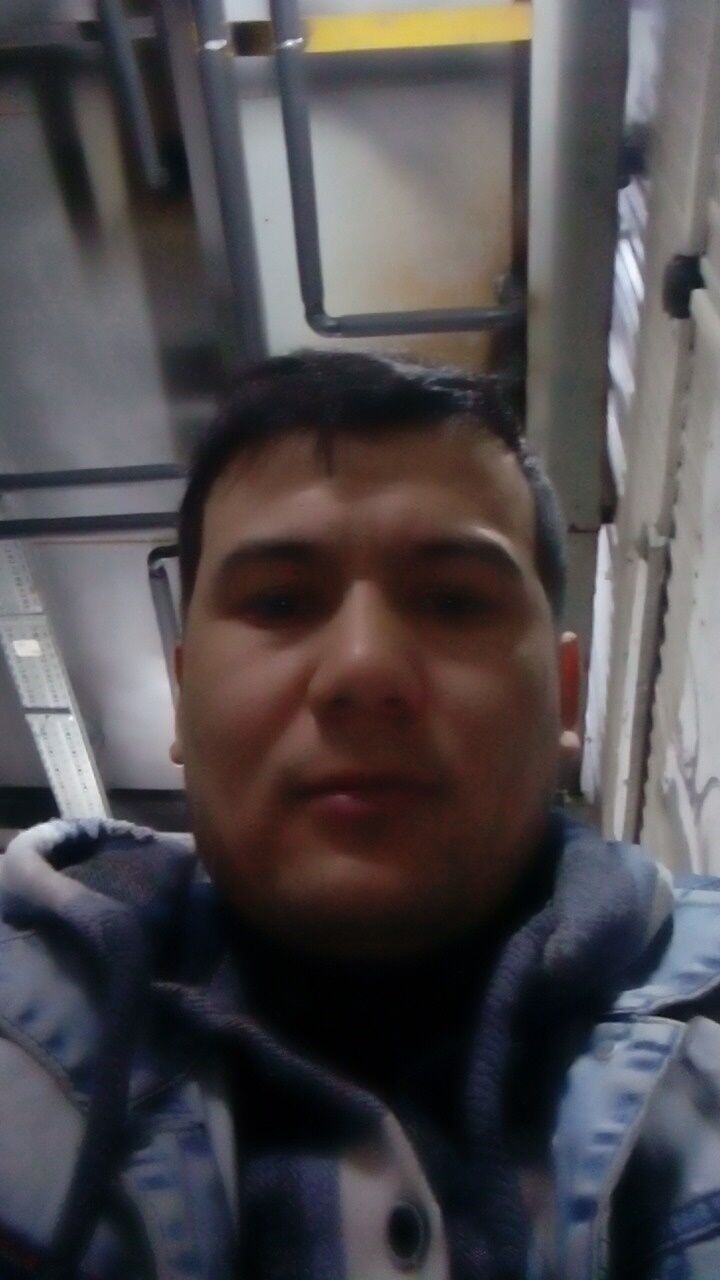  33000571  Umidjon, 31 ,    