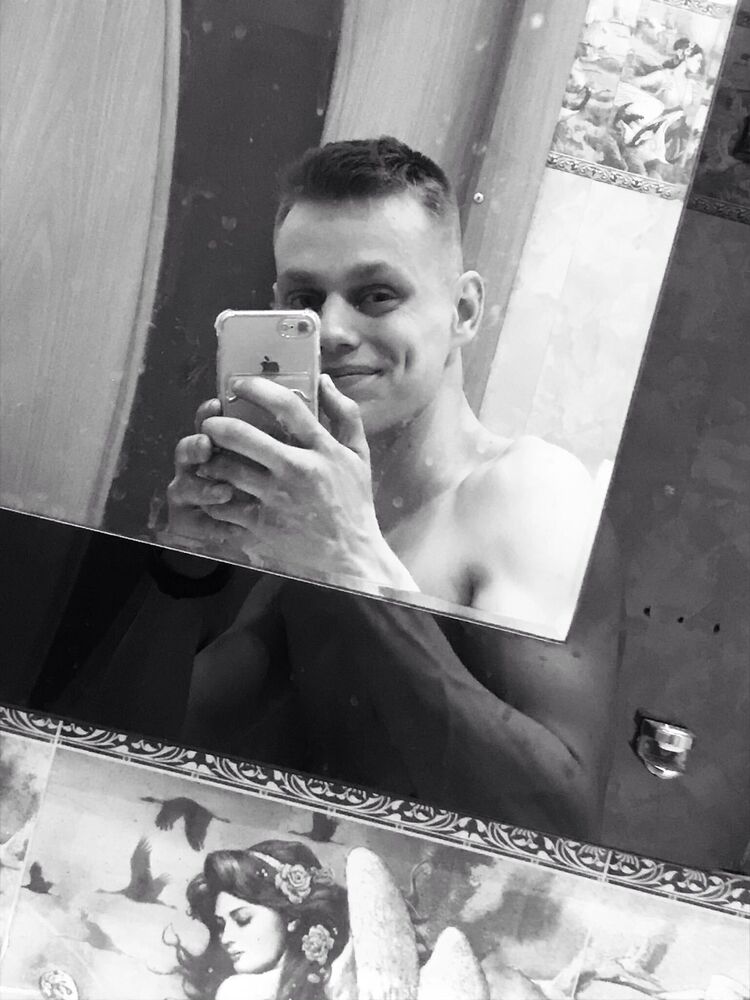  41295951  Svetozar, 26 ,    