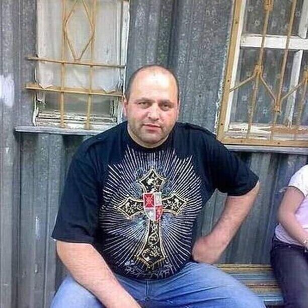  43126081  Mkrtich, 51 ,    