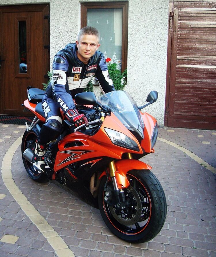  54509531  Alexander, 41 ,    