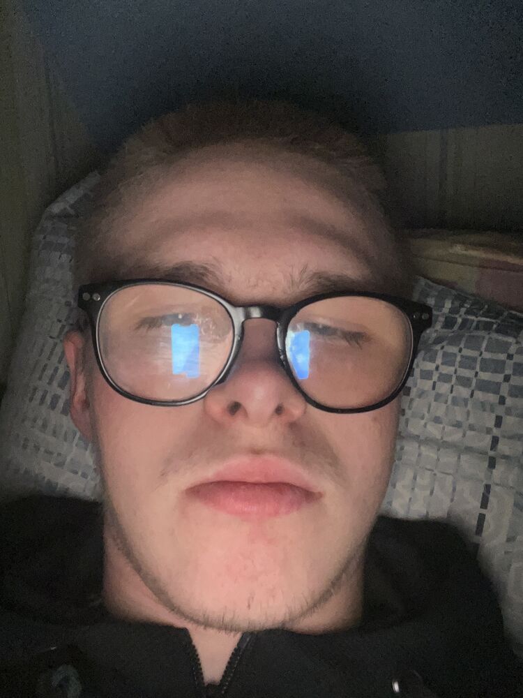  41916431  Daniel, 19 ,    
