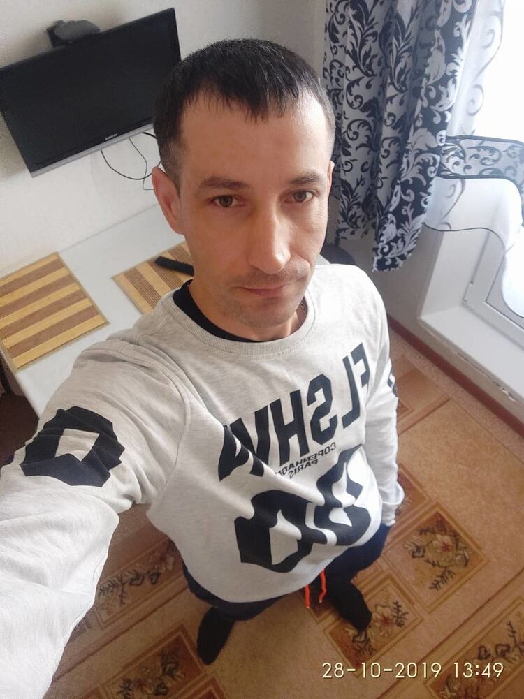  18699231  Oleg, 43 ,    