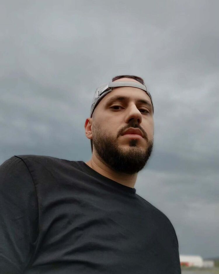  53488271  , 33 ,    