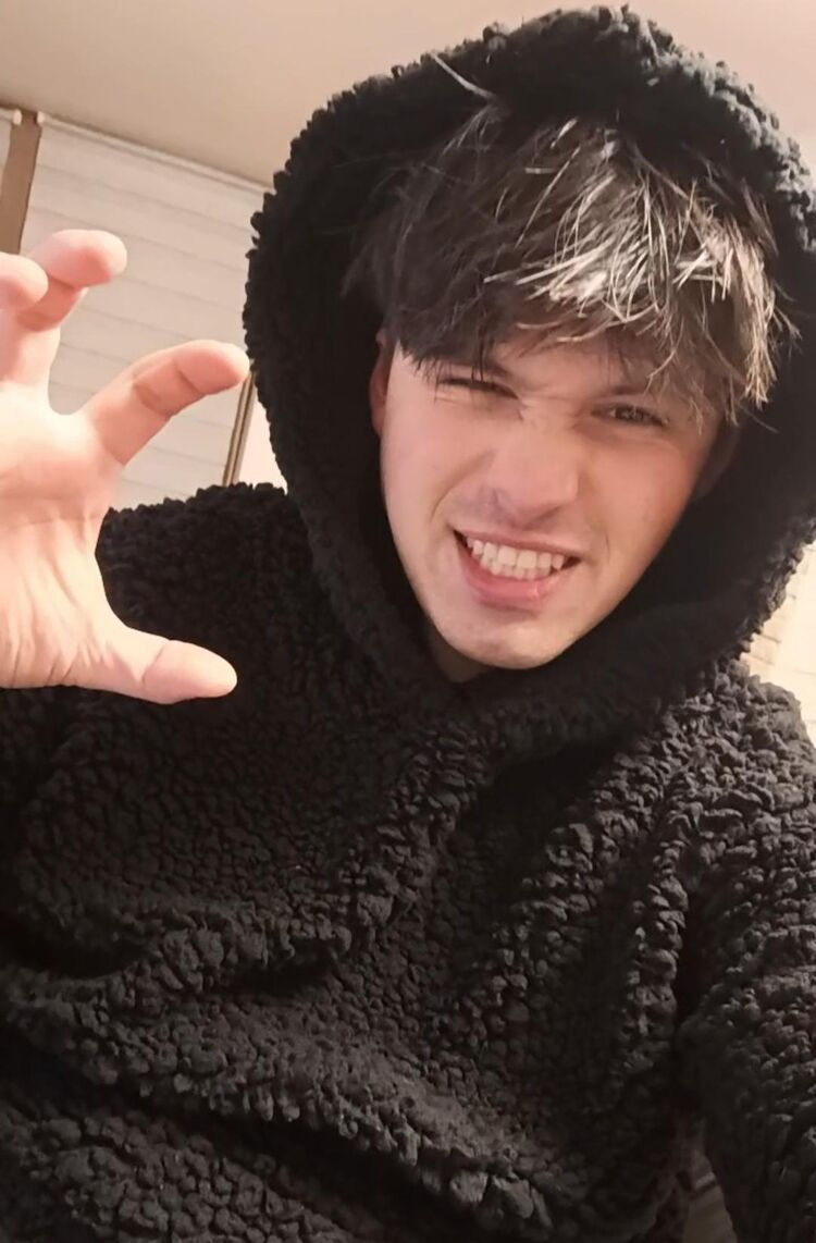  54662991  Andriy, 28 ,    