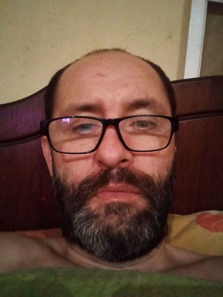  ,   Maksim, 46 ,   ,   