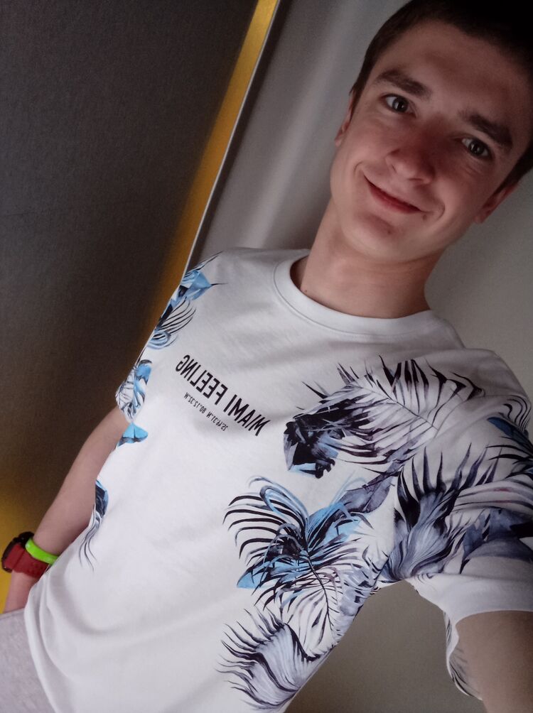  26400941  Bogdan, 23 ,    Praha
