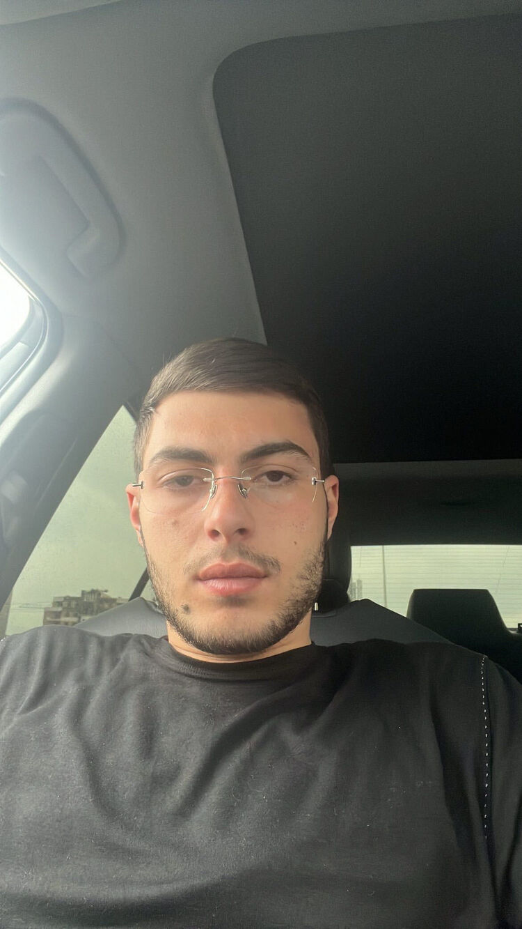  ,   Grisha, 21 ,   ,   
