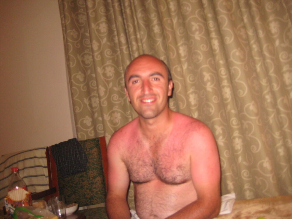  ,   Artur, 42 ,   