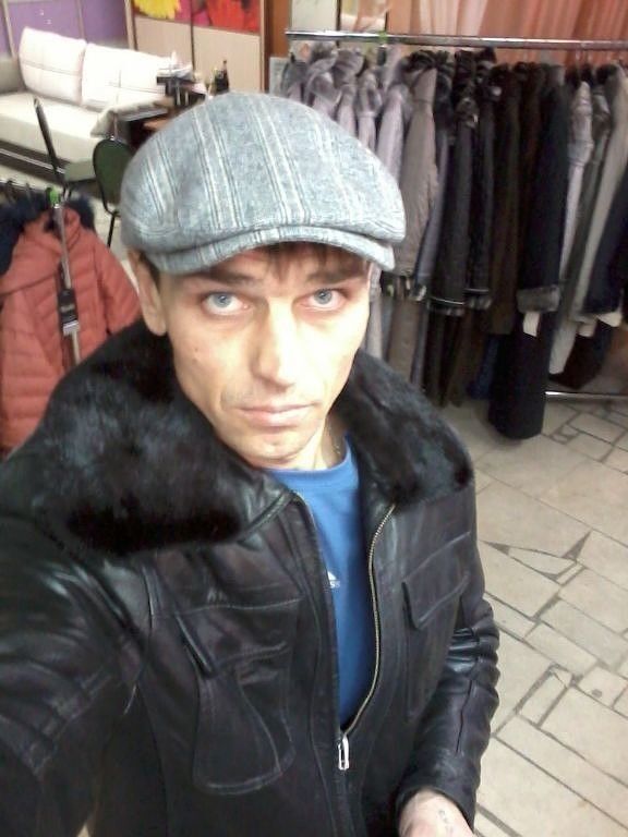  18401591  Ivan, 42 ,    