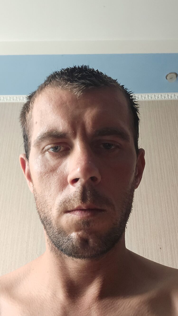  52731421  UrijNikulin, 32 ,    