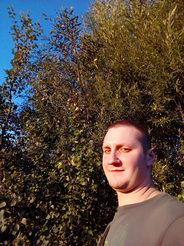  44921001  Andrew, 37 ,    