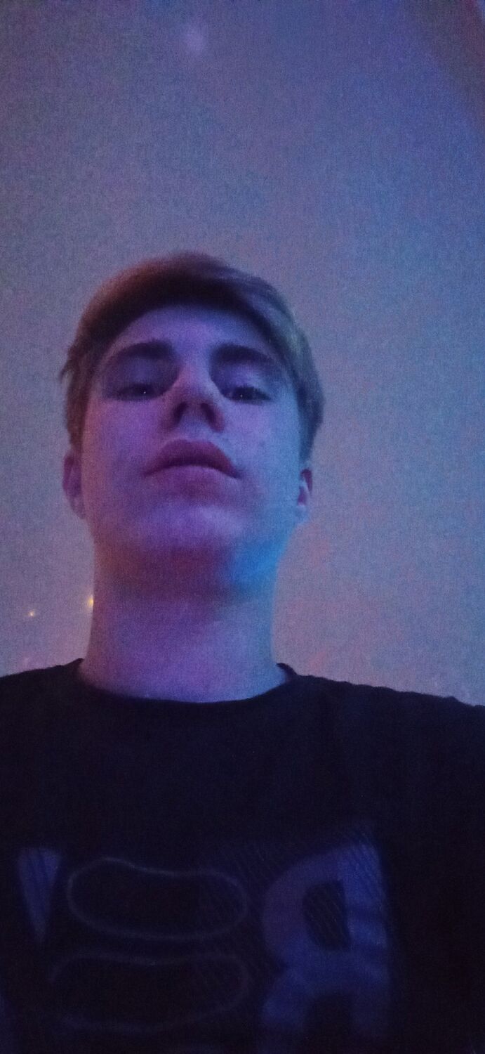  41369811  Alexey, 24 ,    