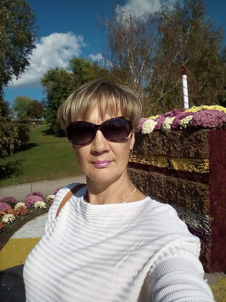  24894801  Elena, 51 ,    