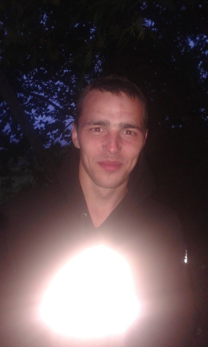  13737591  Andrei, 31 ,     