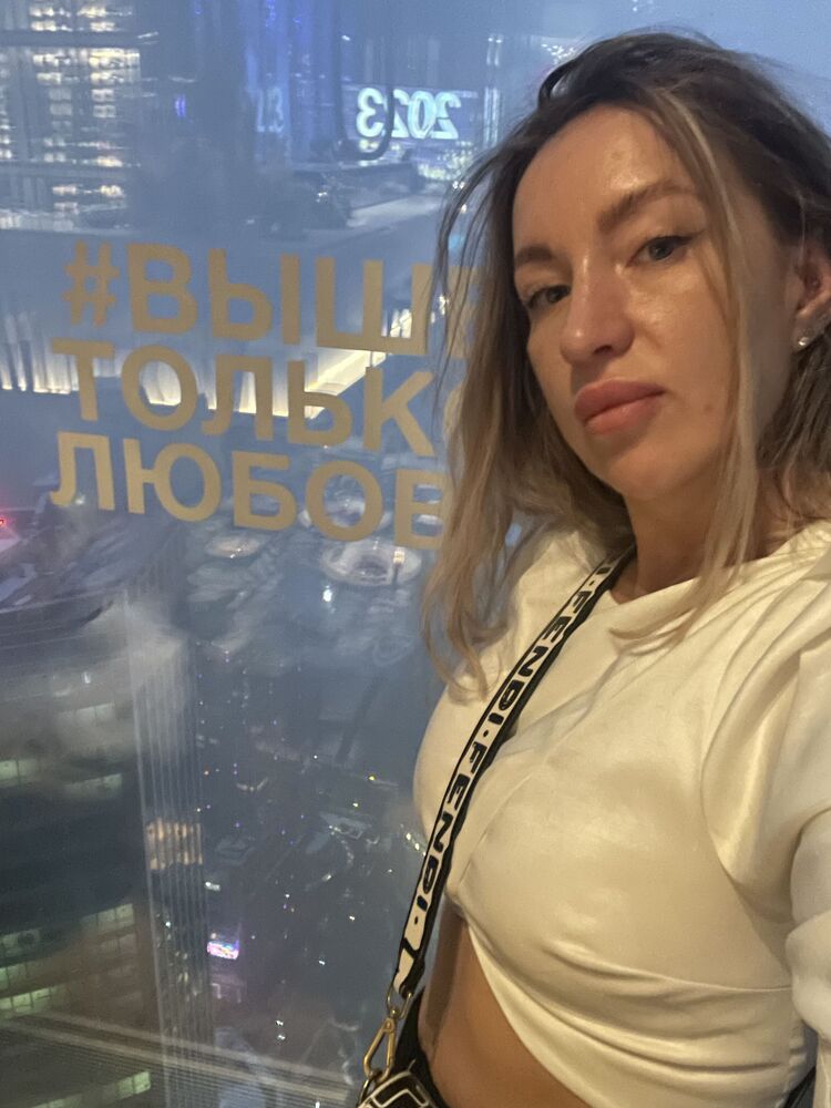  ,   Nina, 40 ,   ,   