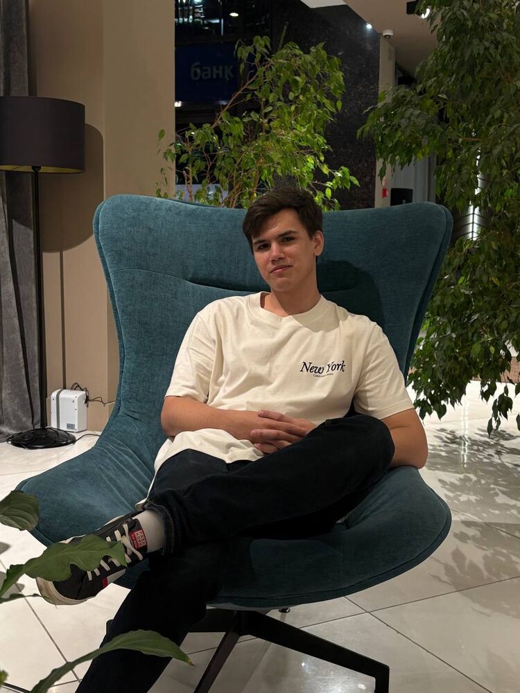  Frankfurt am Main,   , 19 ,   ,   