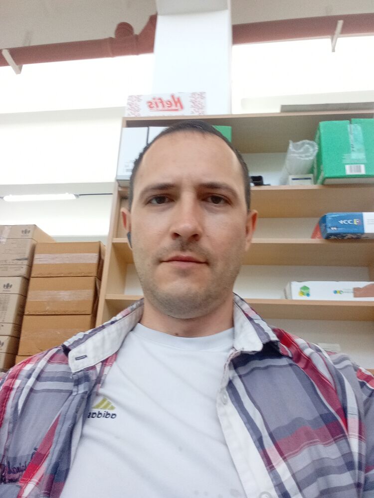  54117461  Boris, 33 ,    