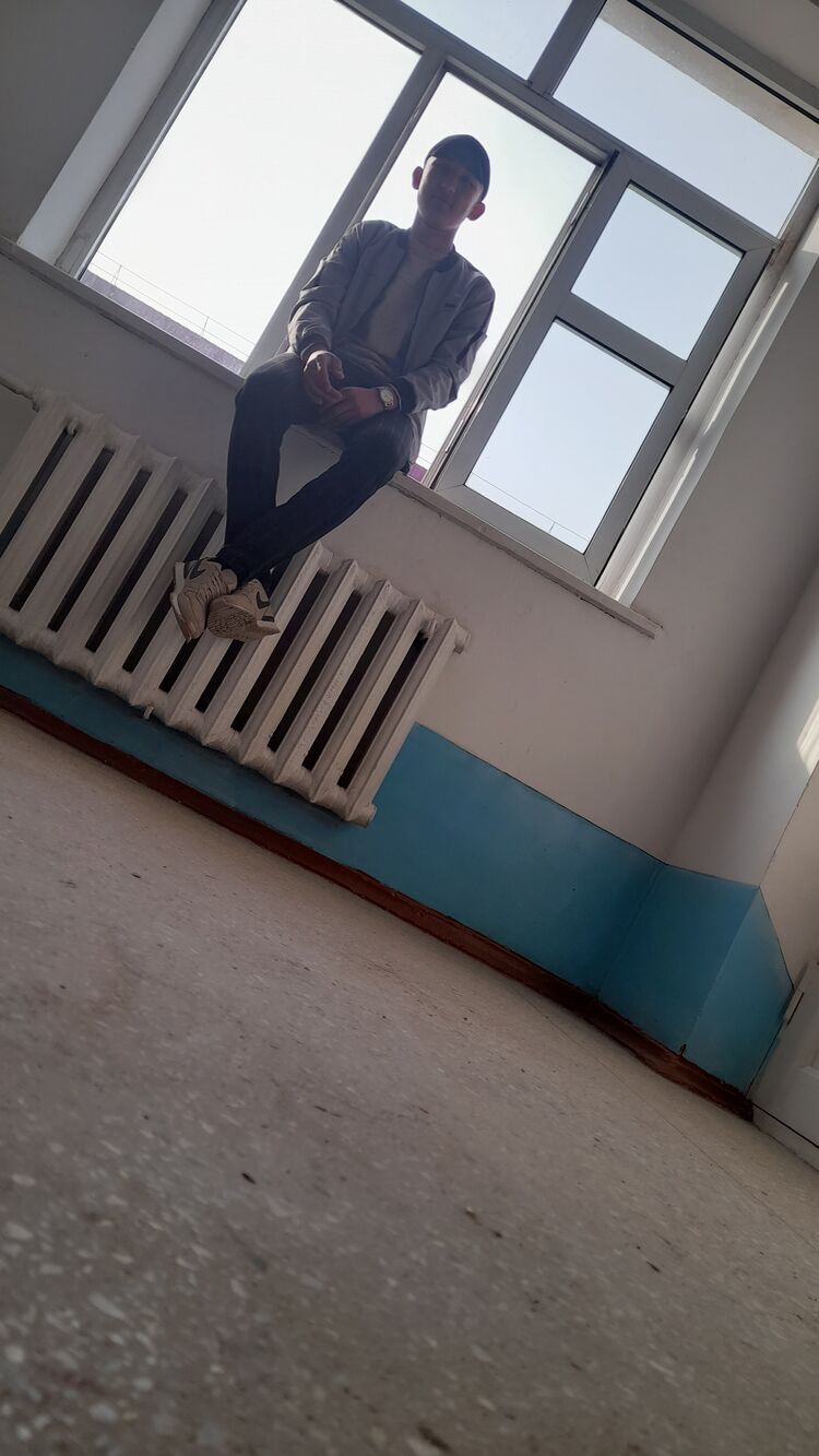  25528641  Asadbek, 21 ,    