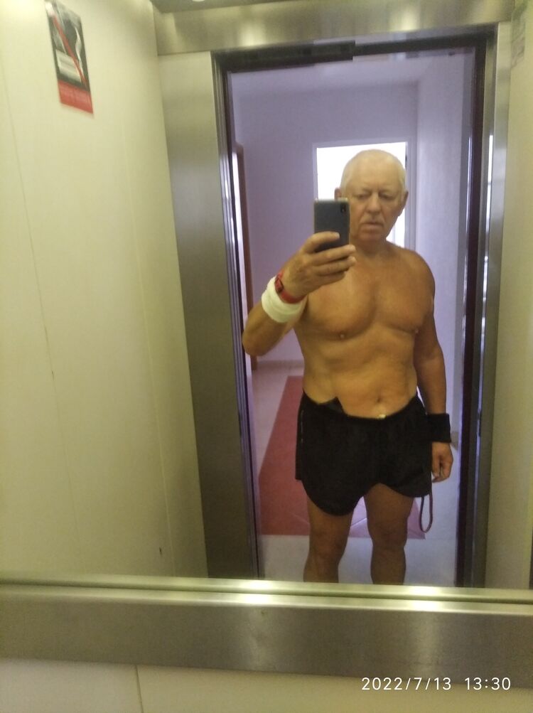  33193821  Pepell, 67 ,    Praha