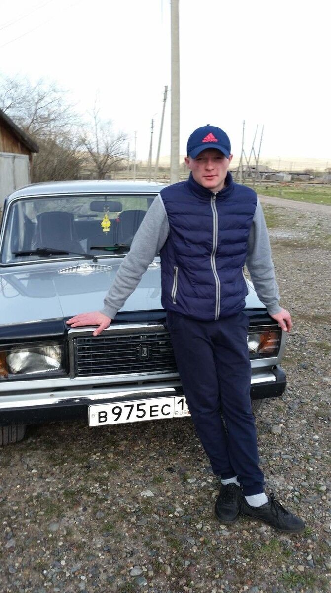  18953131  Aleksandr, 36 ,    