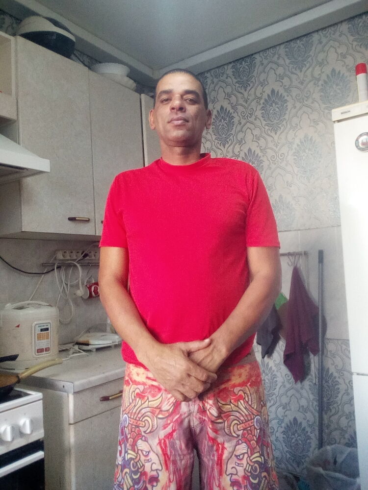  41739581  Aris, 40 ,    