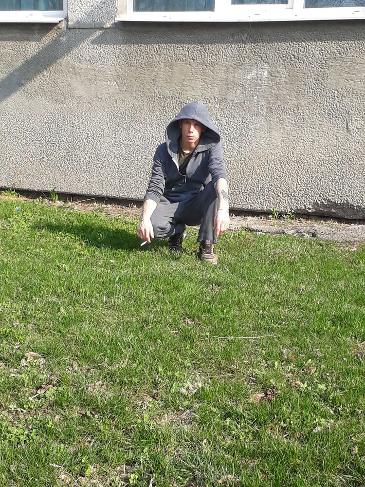  19404821  Vlad, 30 ,    