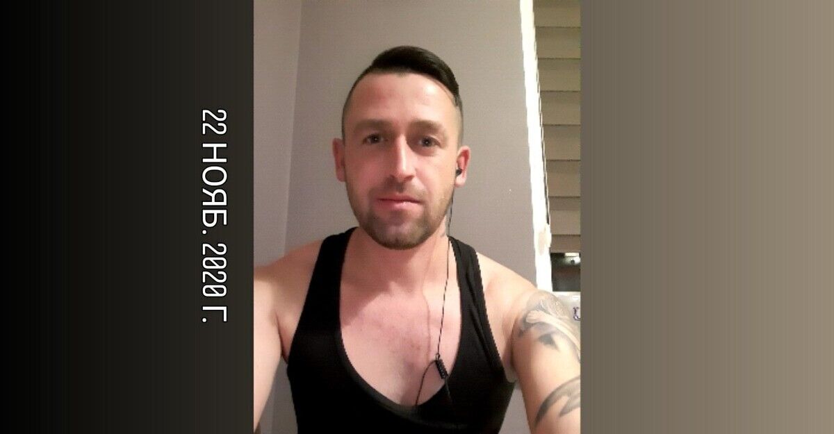  21874941  Mikhail, 38 ,    