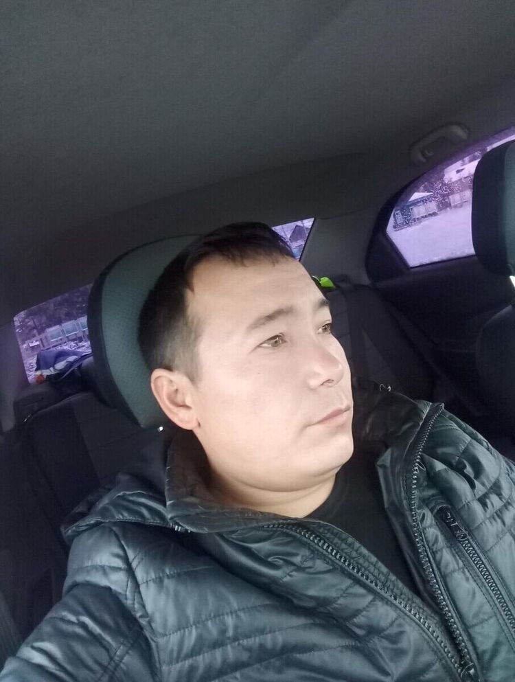  ,   Ruslan, 37 ,   ,   , c 