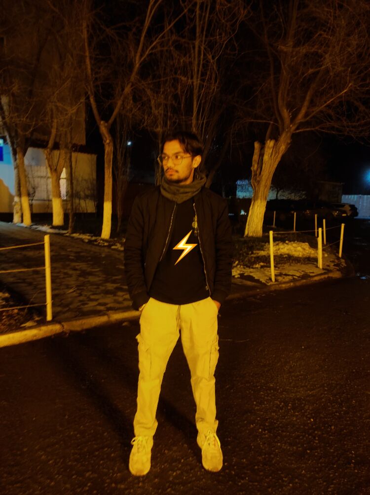  47715941  Yash, 23 ,    