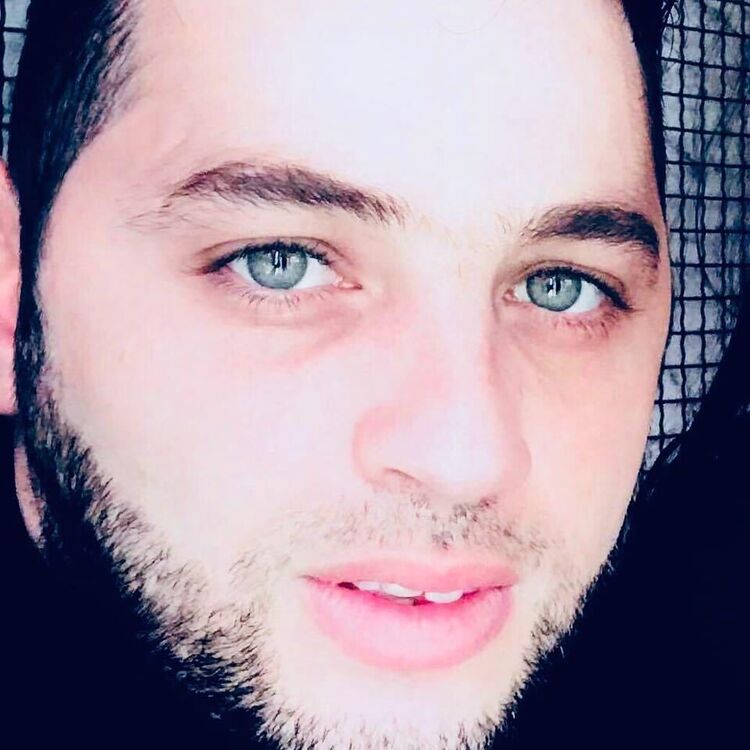  ,   Alex, 32 ,   ,   