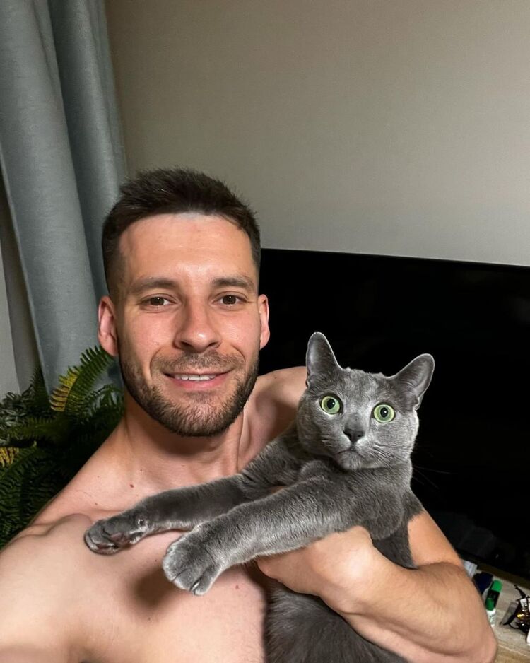  45735591  Misinieks, 36 ,    