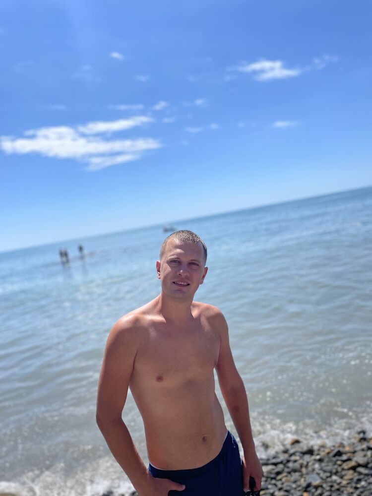  28245081  Alexander, 33 ,    