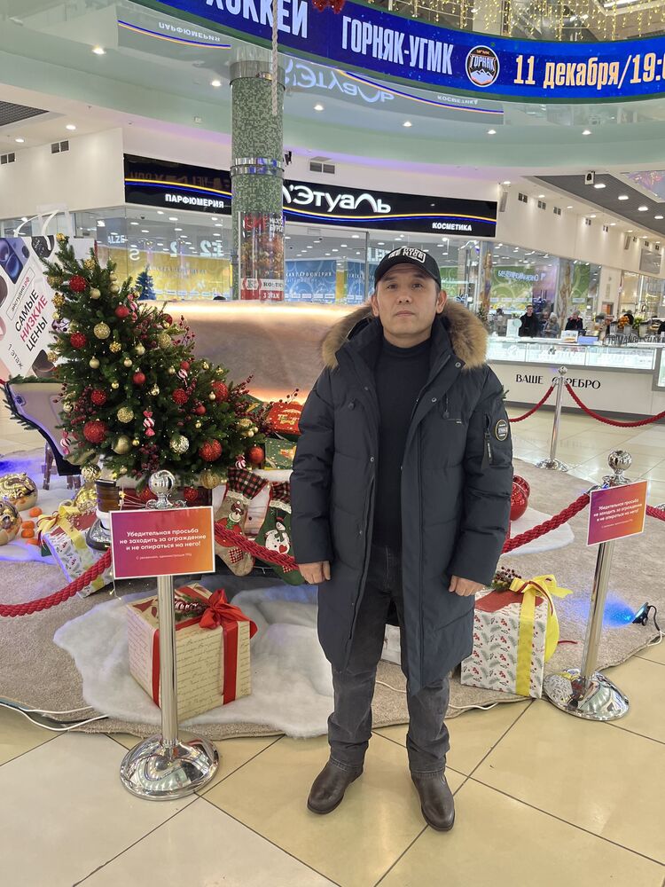  48551971  Umide, 47 ,     