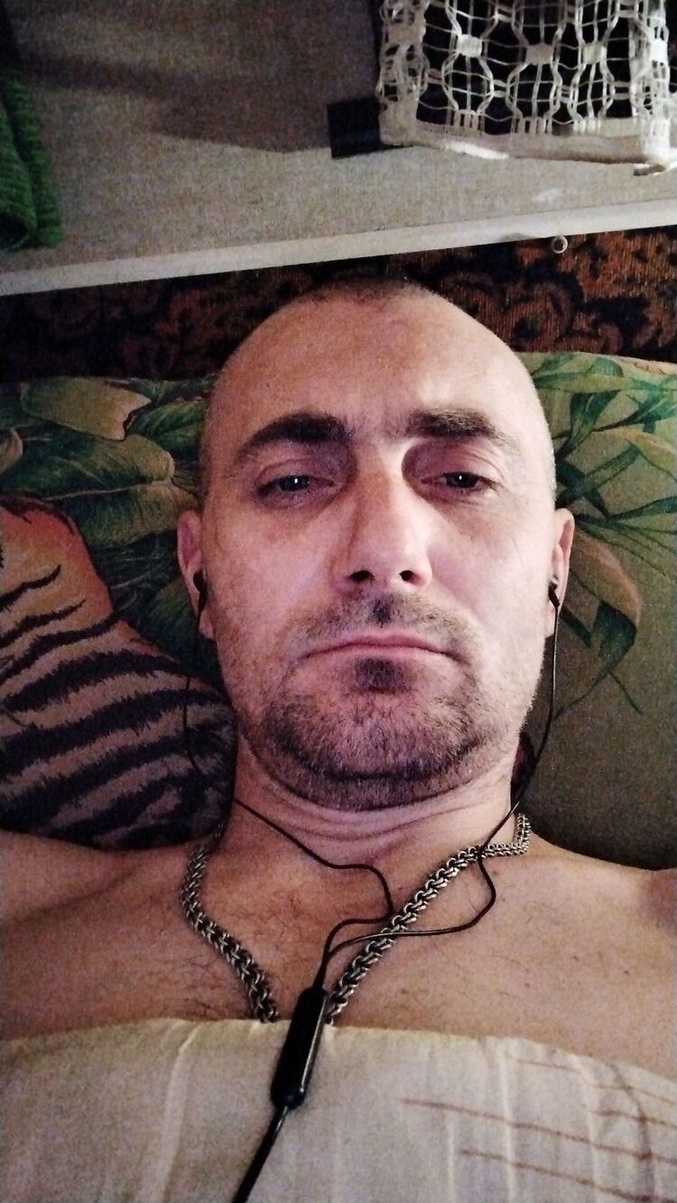  41738121  Ivan, 43 ,    