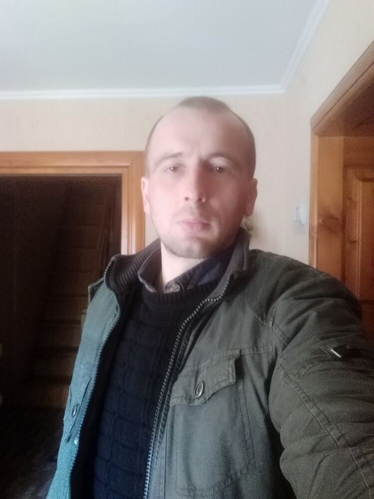  22206931  Taras, 36 ,    