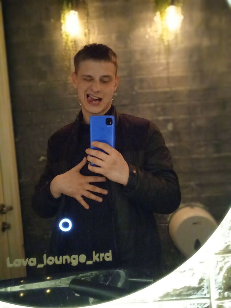  ,   Artem, 22 ,   ,   , c 