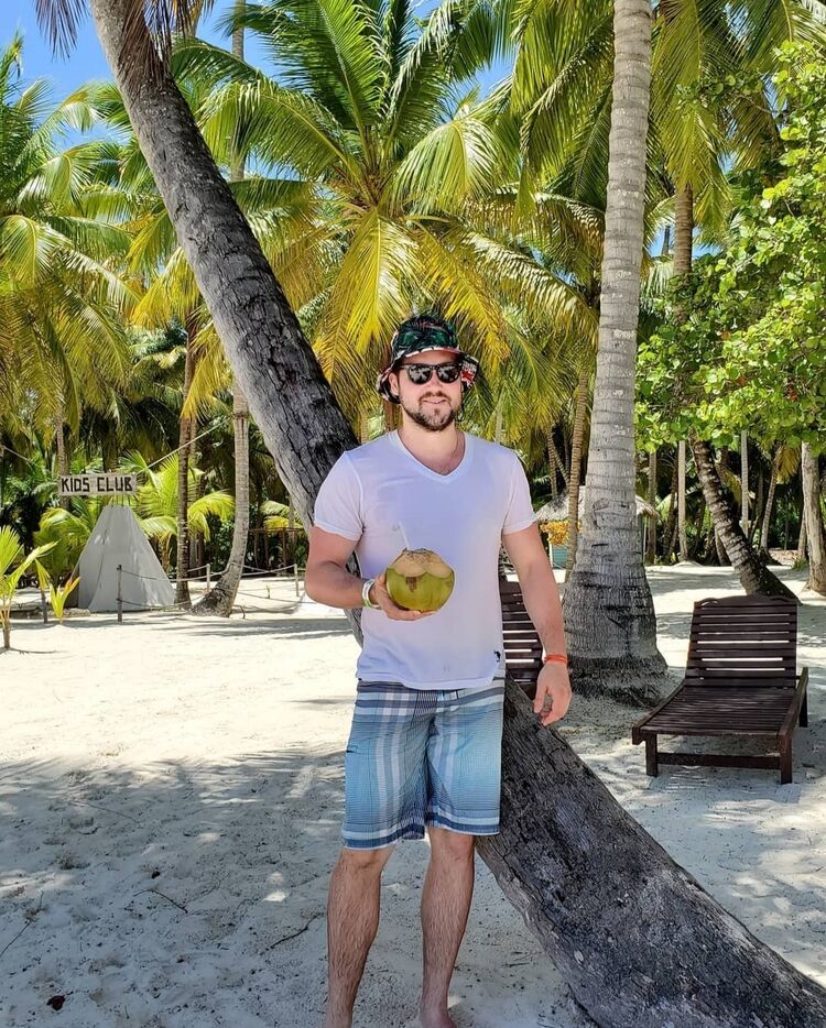  ,   Yevhen, 34 ,   c 
