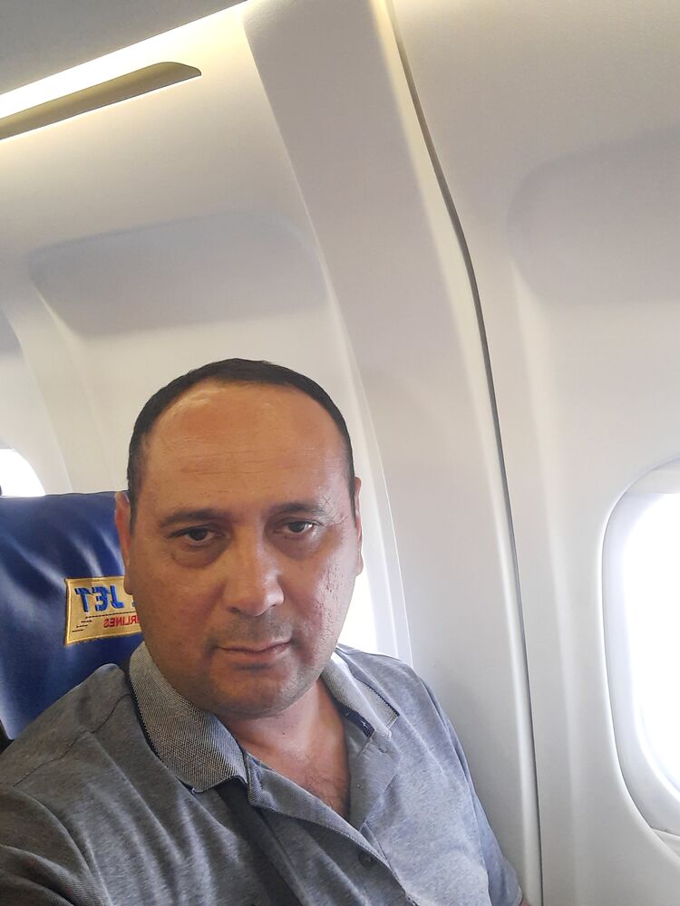  25740621  Shavkat, 51 ,    