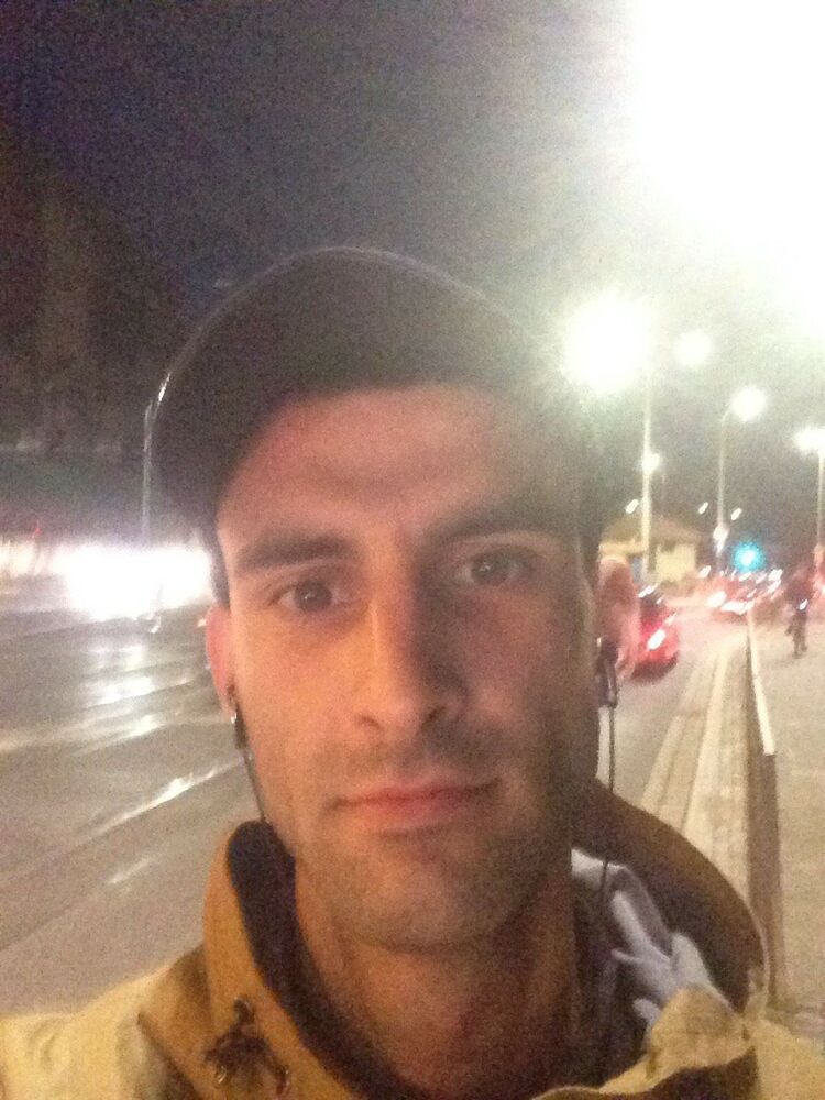  24030141  Roman, 32 ,    