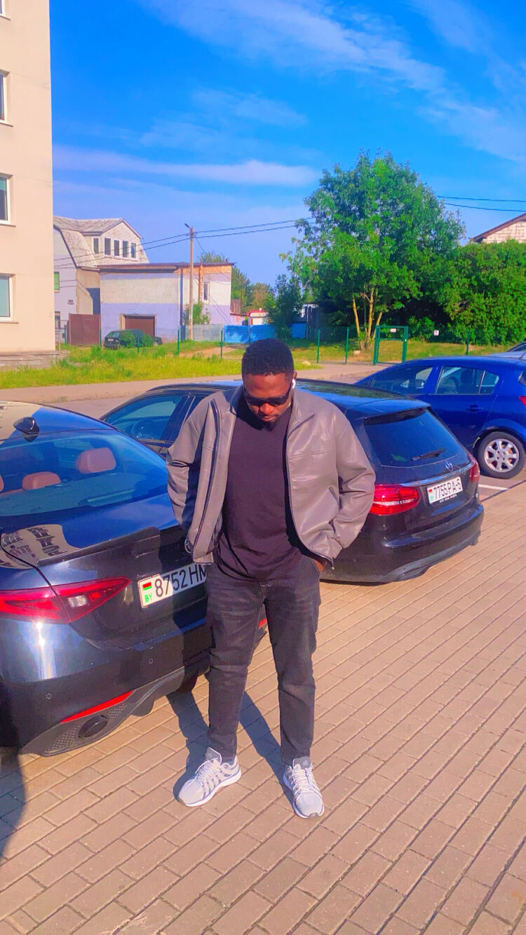  54689271  Isaac, 34 ,    